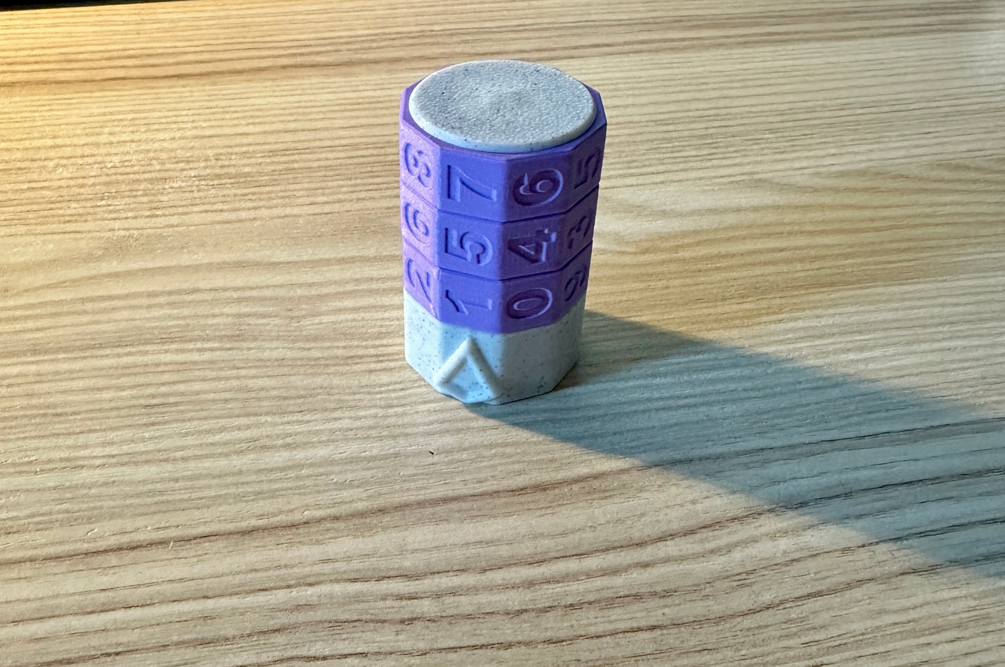 Lebenspunkte Zähler für Tabletop Spiele. Farbe Violett und Marmor